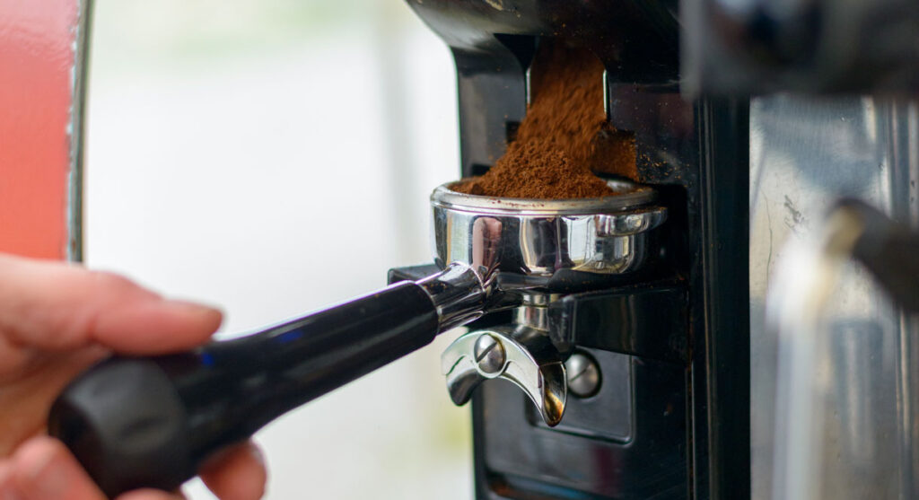 Die Mühle -aus Bohne wird Pulver