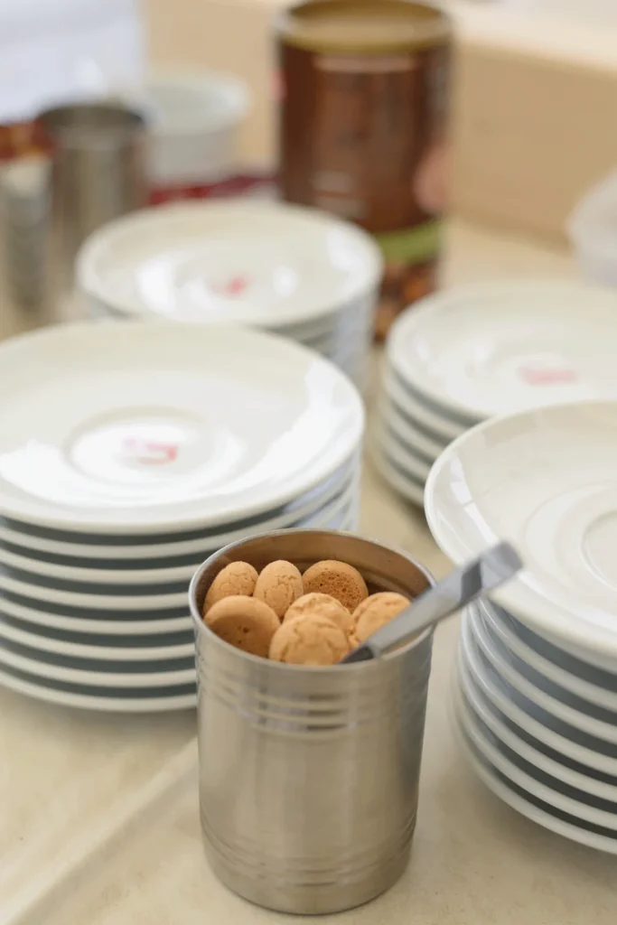 Geschirr und Leckereien